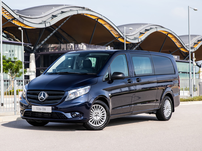 Mercedes-Benz C-Klasse Notarzt 限定999台 Mercedes-Benz Vito Tsuen Wan Plaza Car Show | Zung Fu